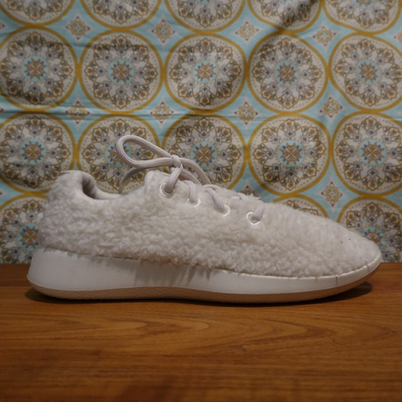 allbirds Shoes - ALLBIRDS White Teddy Bear Wool Sneakers, size 8